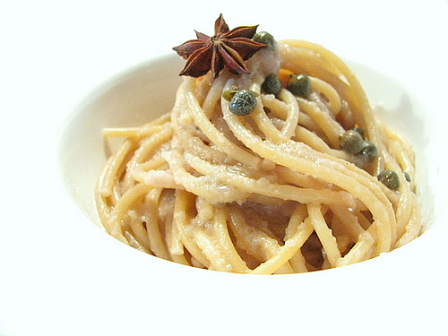 Spaguetti con alcaparradas